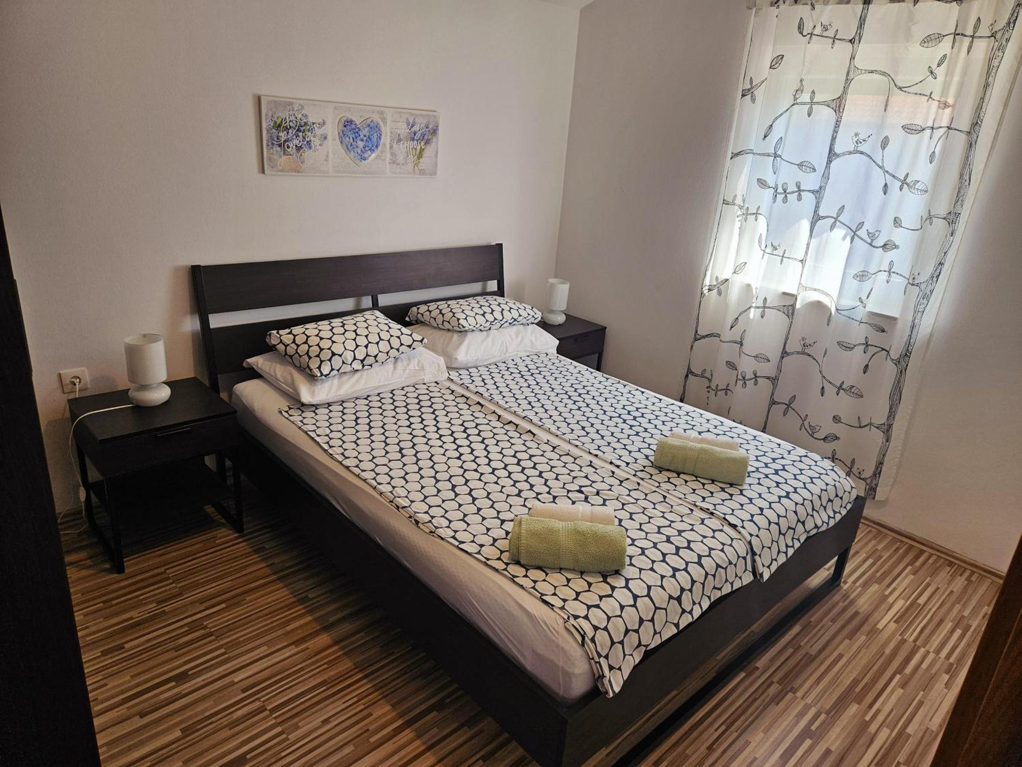 Apartments Cikac II - Modern Apartments By The Beach Мандре Екстериор снимка